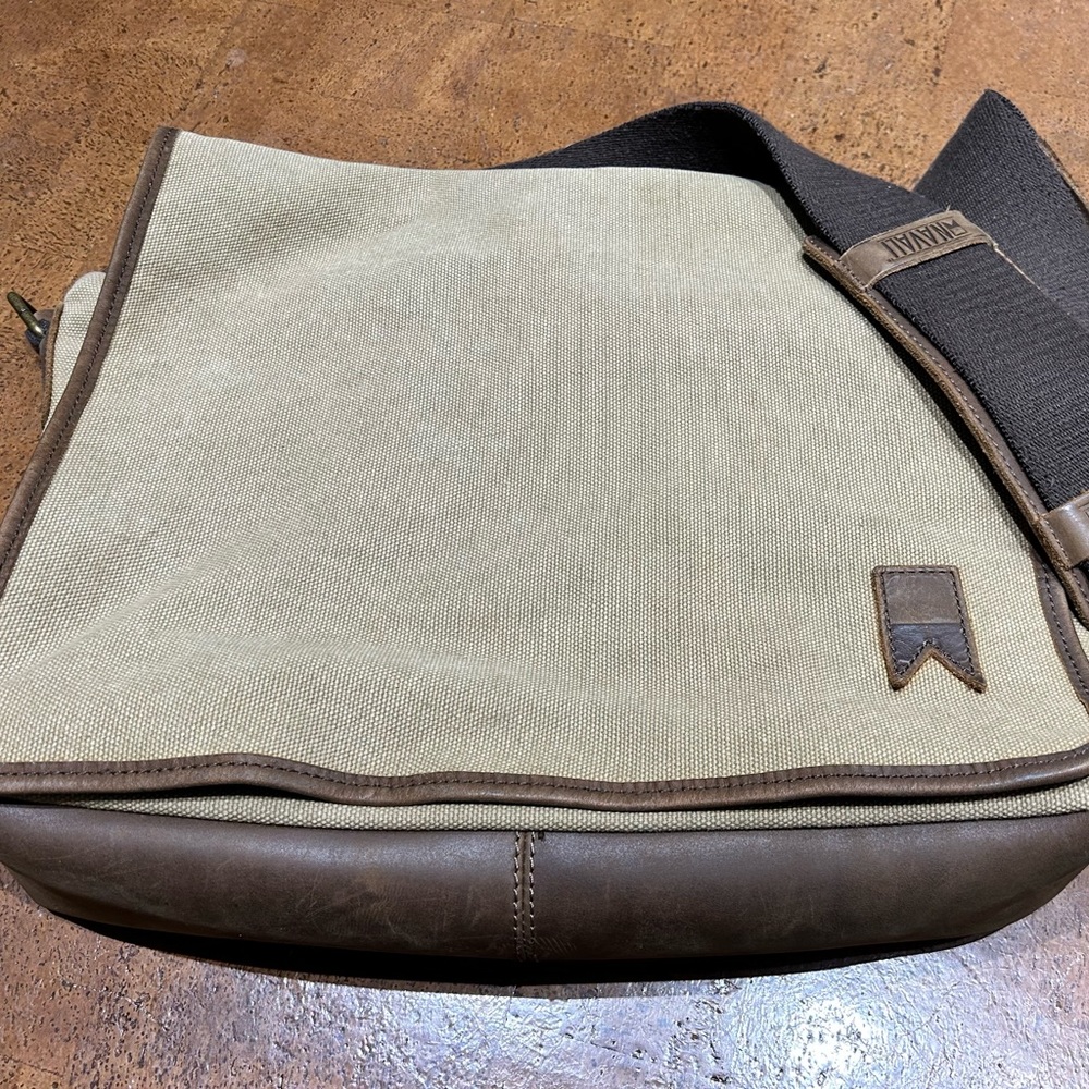 Navali Unisex Large Satchel Bag